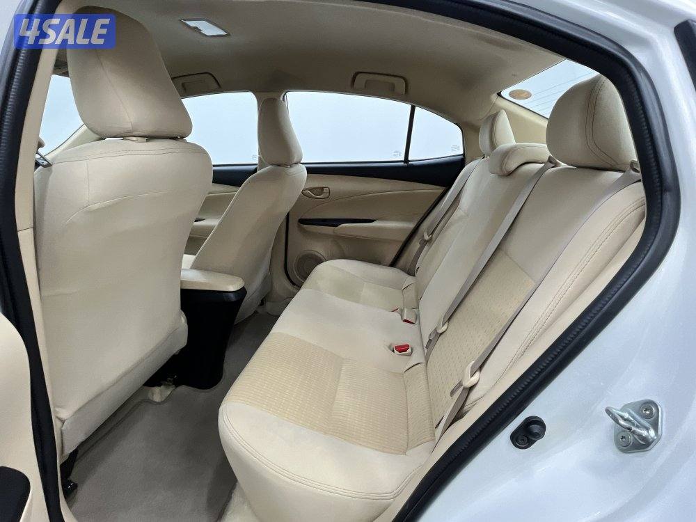 TOYOTA YARIS_N 21Y04L_U3