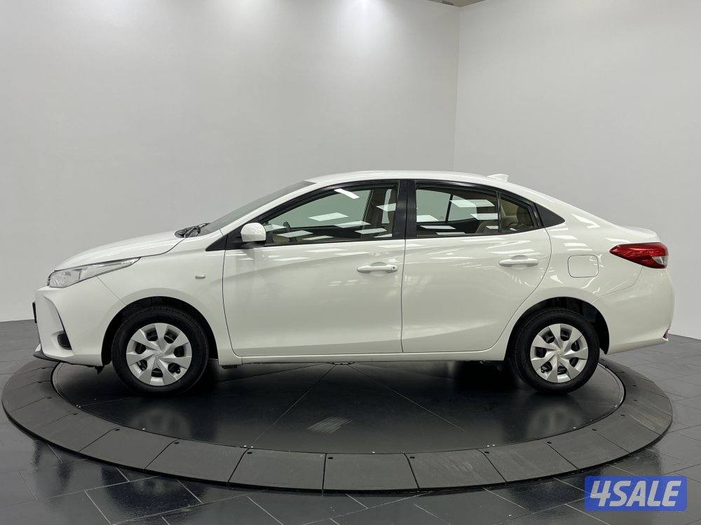 TOYOTA YARIS_N 21Y04L_U2