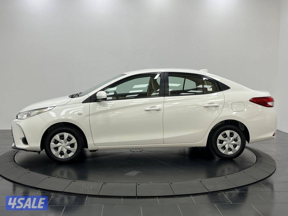 TOYOTA YARIS_N 21Y04L_U2