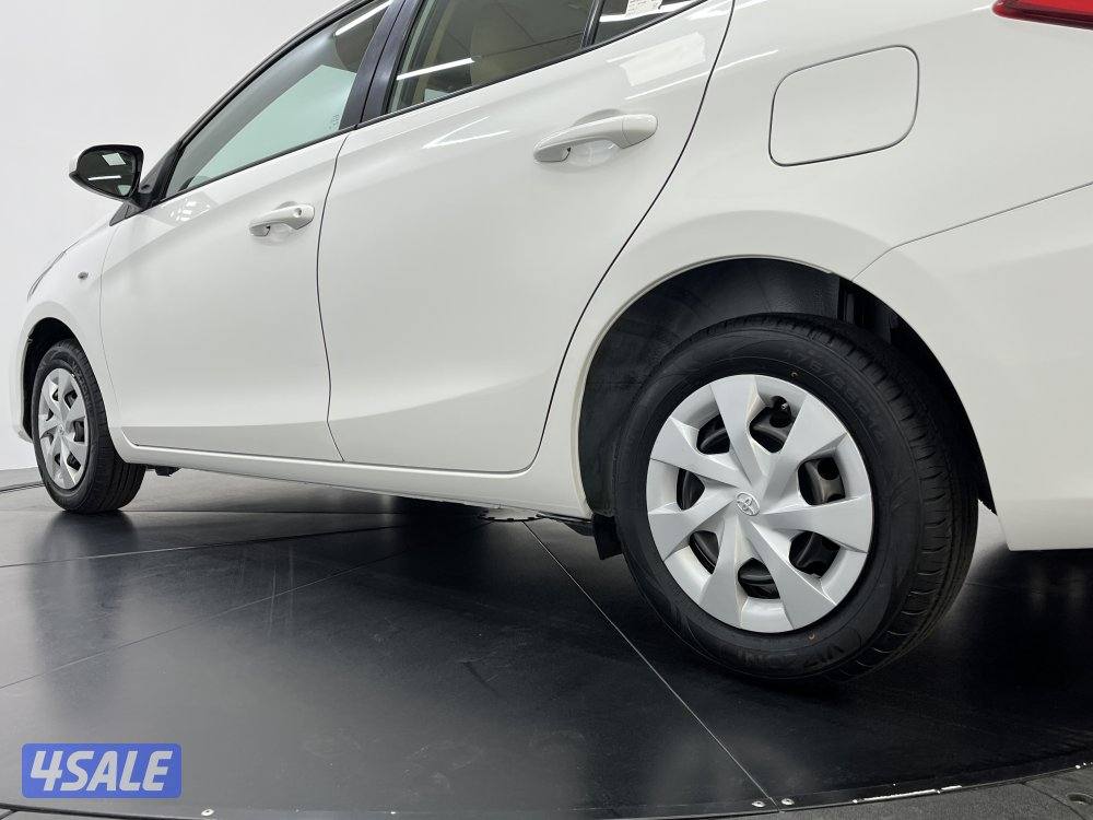 TOYOTA YARIS_N 21Y04L_U5