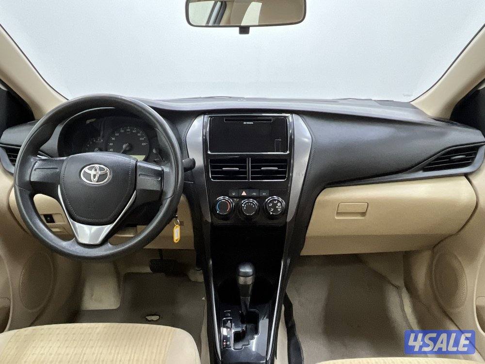 TOYOTA YARIS_N 21Y04L_U6