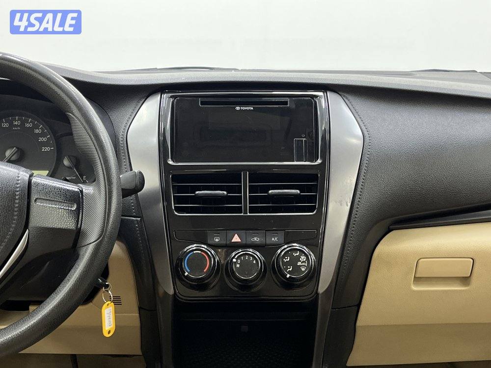 TOYOTA YARIS_N 21Y04L_U7