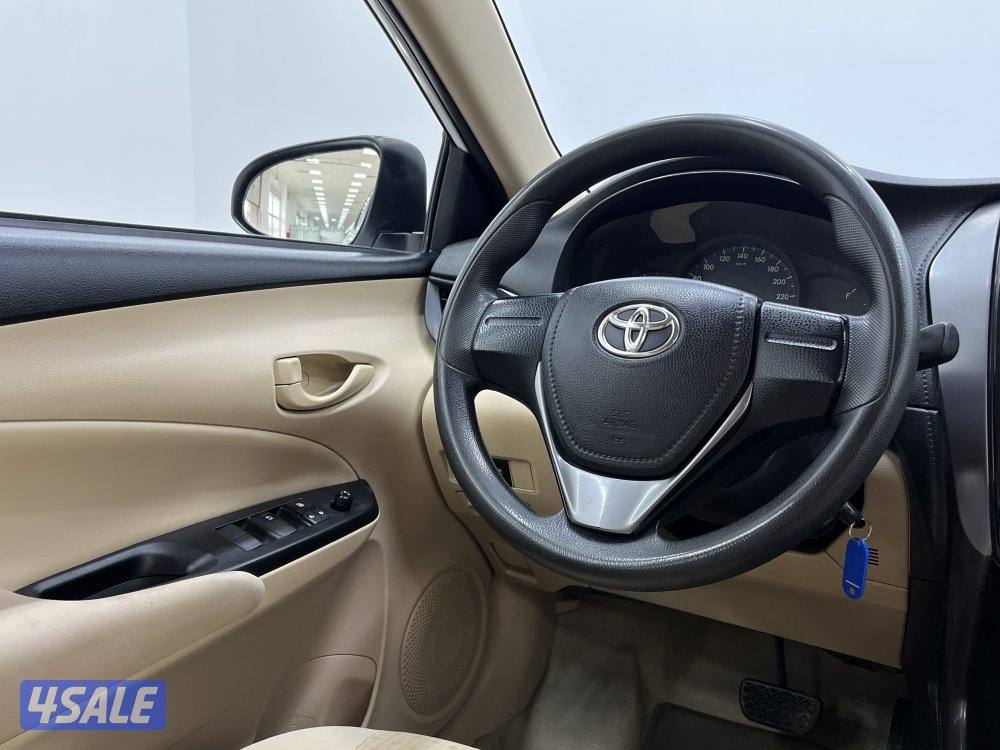 TOYOTA YARIS_N 21Y04L_U7