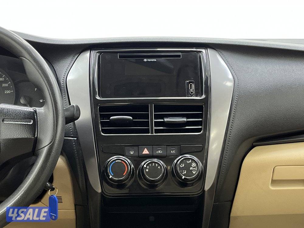 TOYOTA YARIS_N 21Y04L_U8