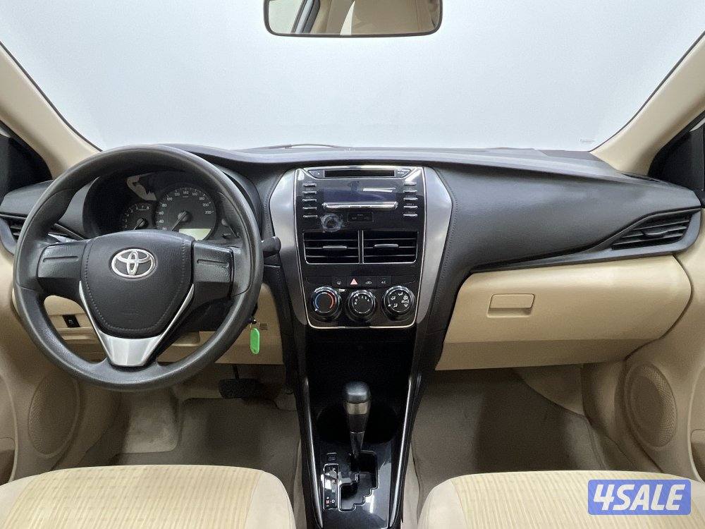 TOYOTA YARIS_N 21Y06L_U6