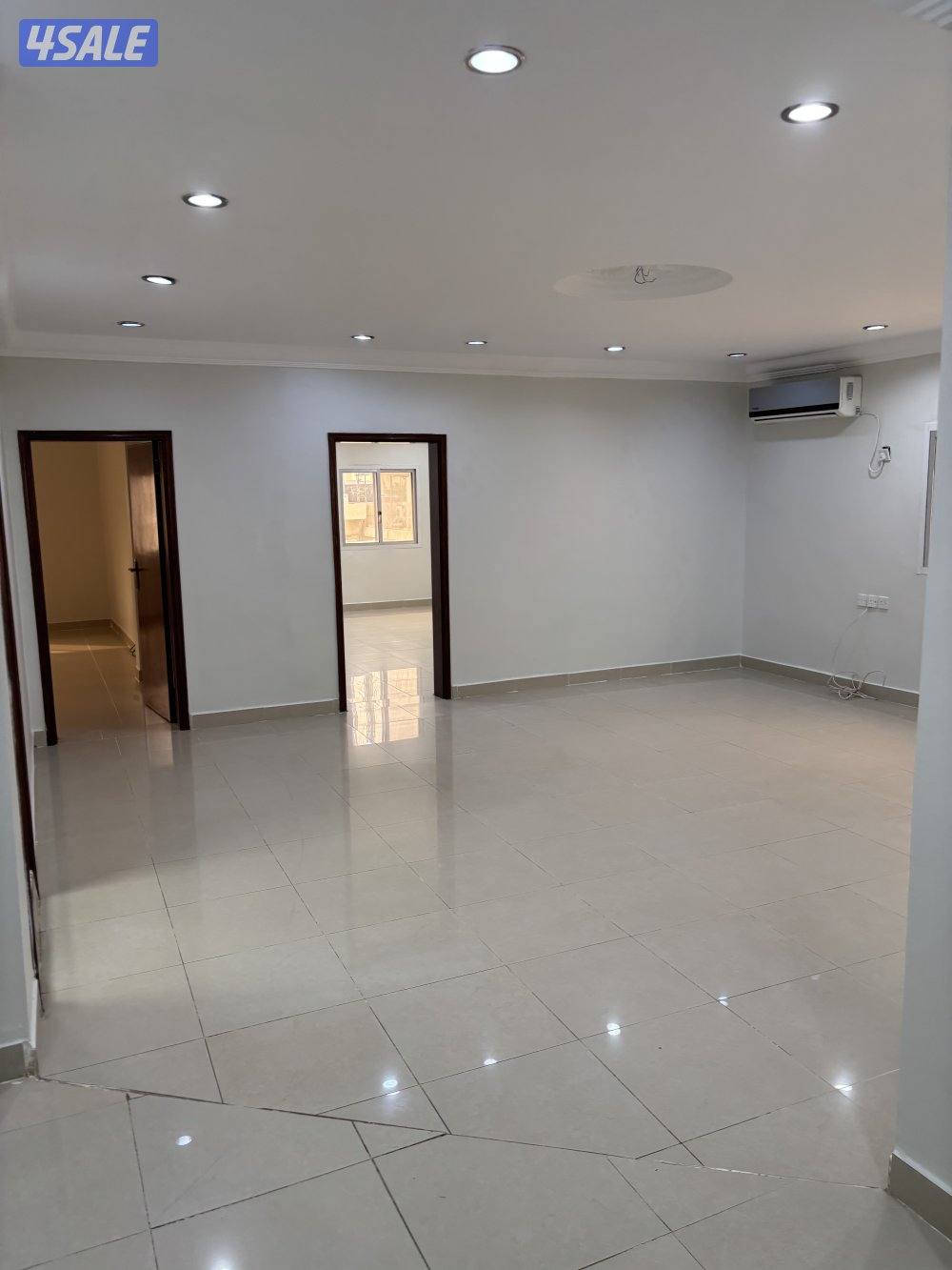 للايجار دور ونص في العمريه0