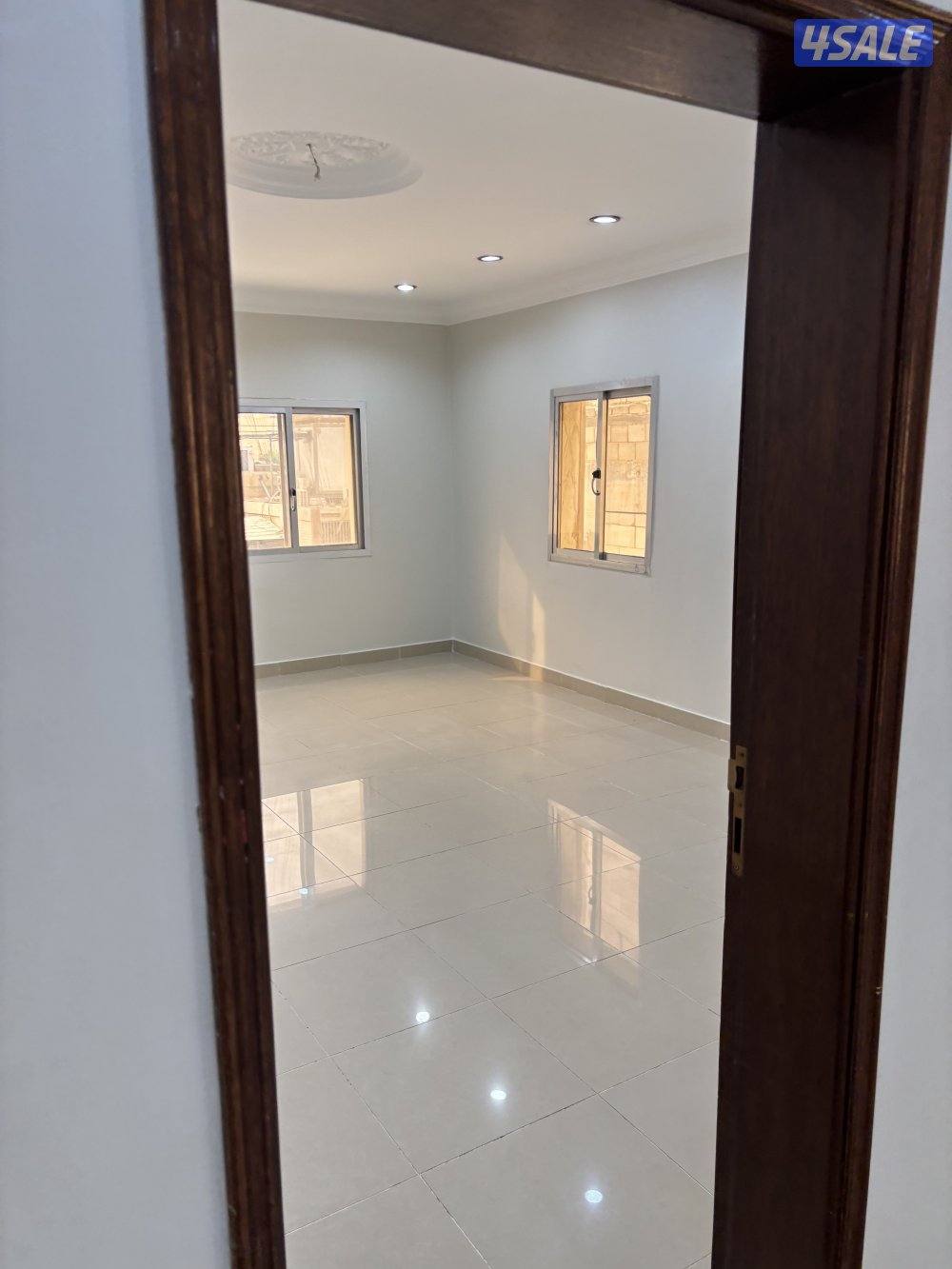 للايجار دور ونص في العمريه2