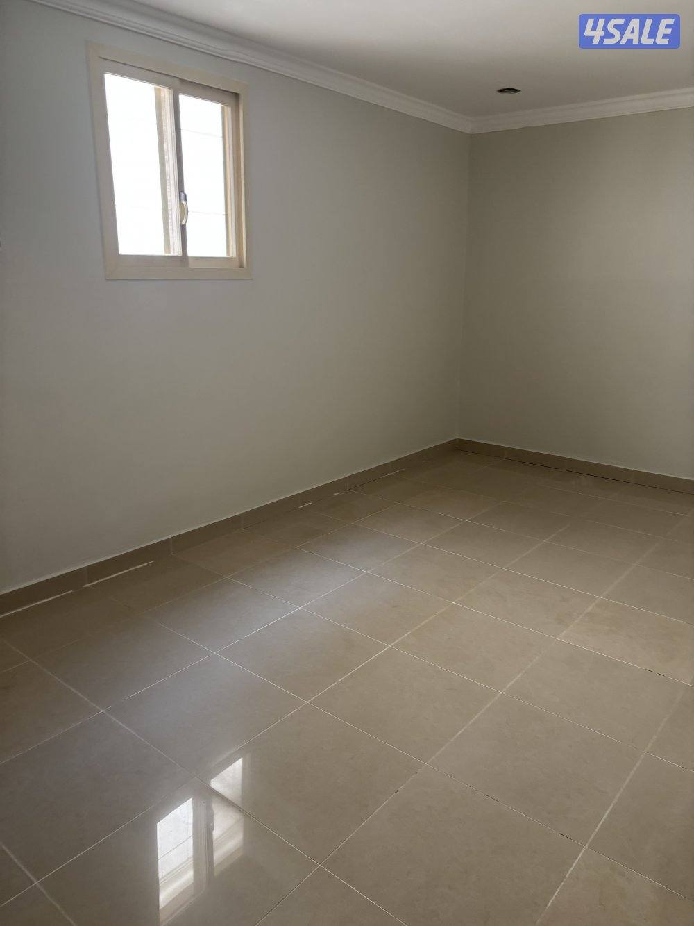 للايجار دور ونص في العمريه3