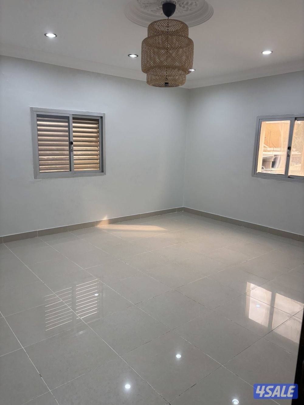 للايجار دور ونص في العمريه4