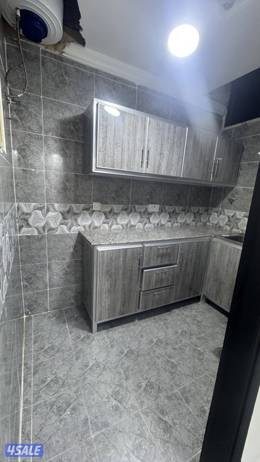 شقه للايجار تشطيب سوبر لوكس بحولي غرفة وصالة وحمام ومطبخ مساحات كبيرة6