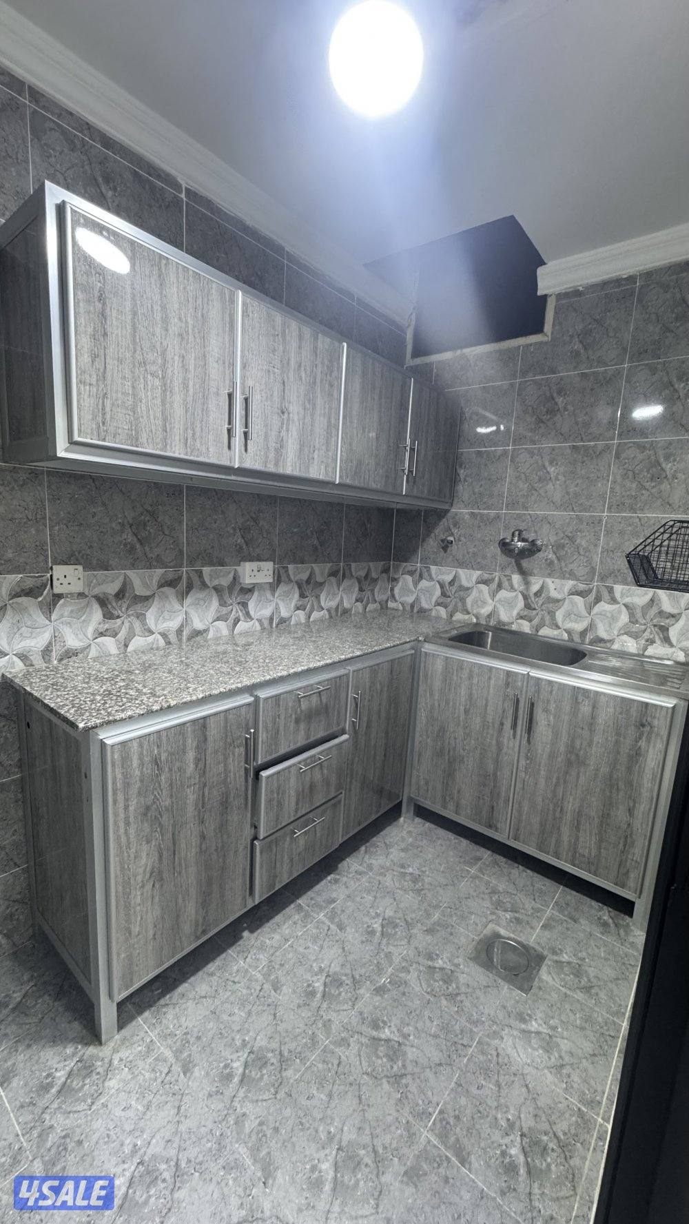 شقه للايجار تشطيب سوبر لوكس بحولي غرفة وصالة وحمام ومطبخ مساحات كبيرة7