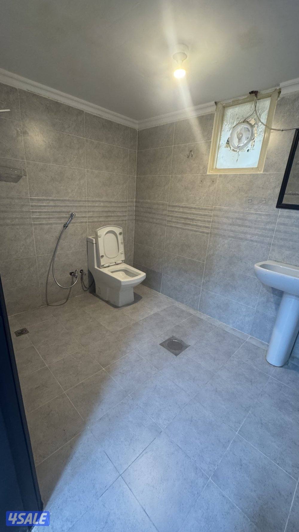 شقه للايجار تشطيب سوبر لوكس بحولي غرفة وصالة وحمام ومطبخ مساحات كبيرة9