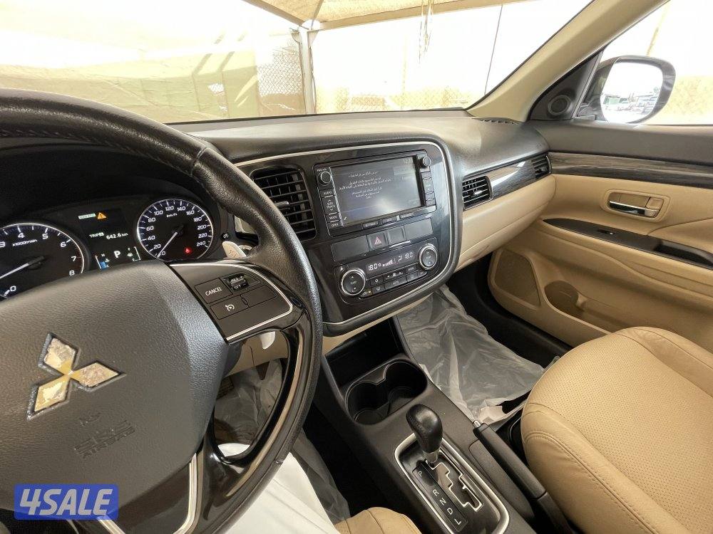 للبيع ميتسوبيشي اوتلاندر 2016 عداد 39 صبغ وكاله8