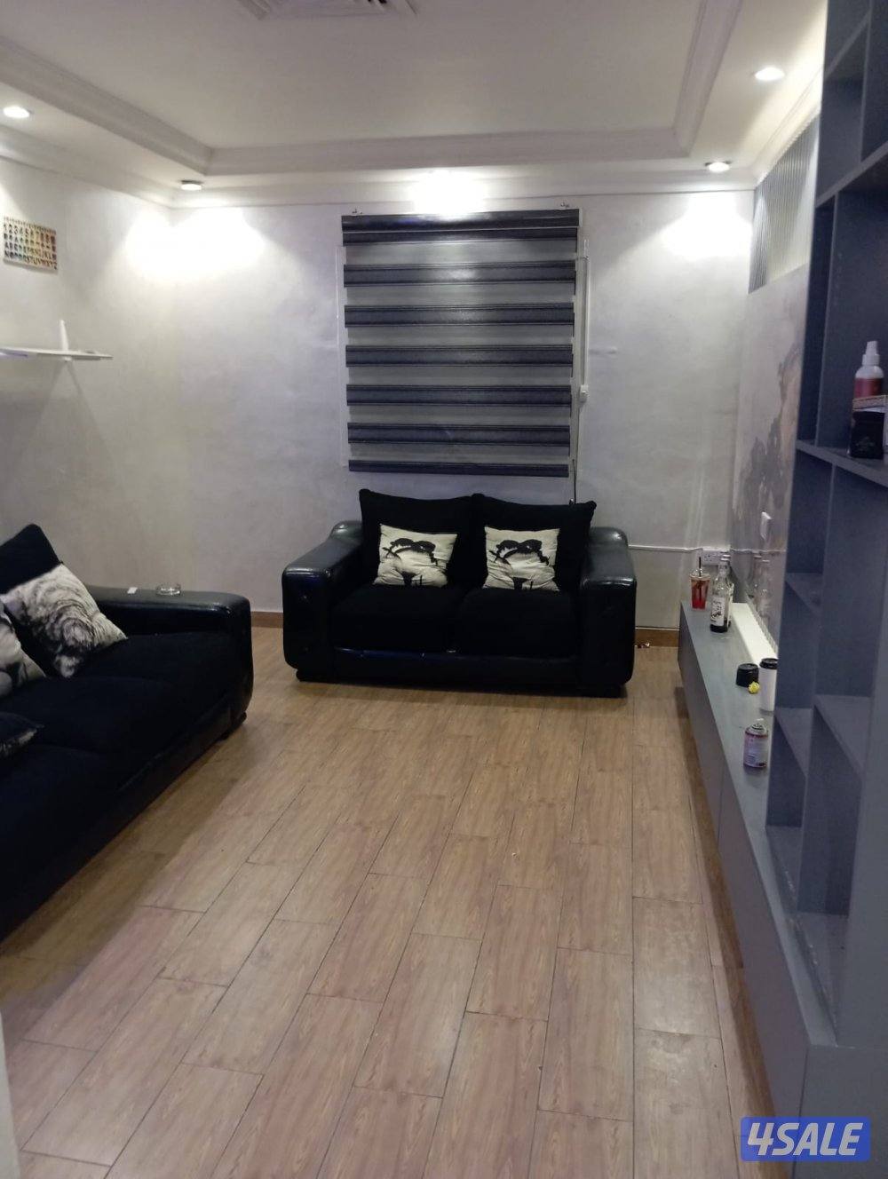 يوجد لدينا شقق ايجار غرفه وصاله ومطبخ وحمام تشطيب سوبر لوكس يوجد بركن2