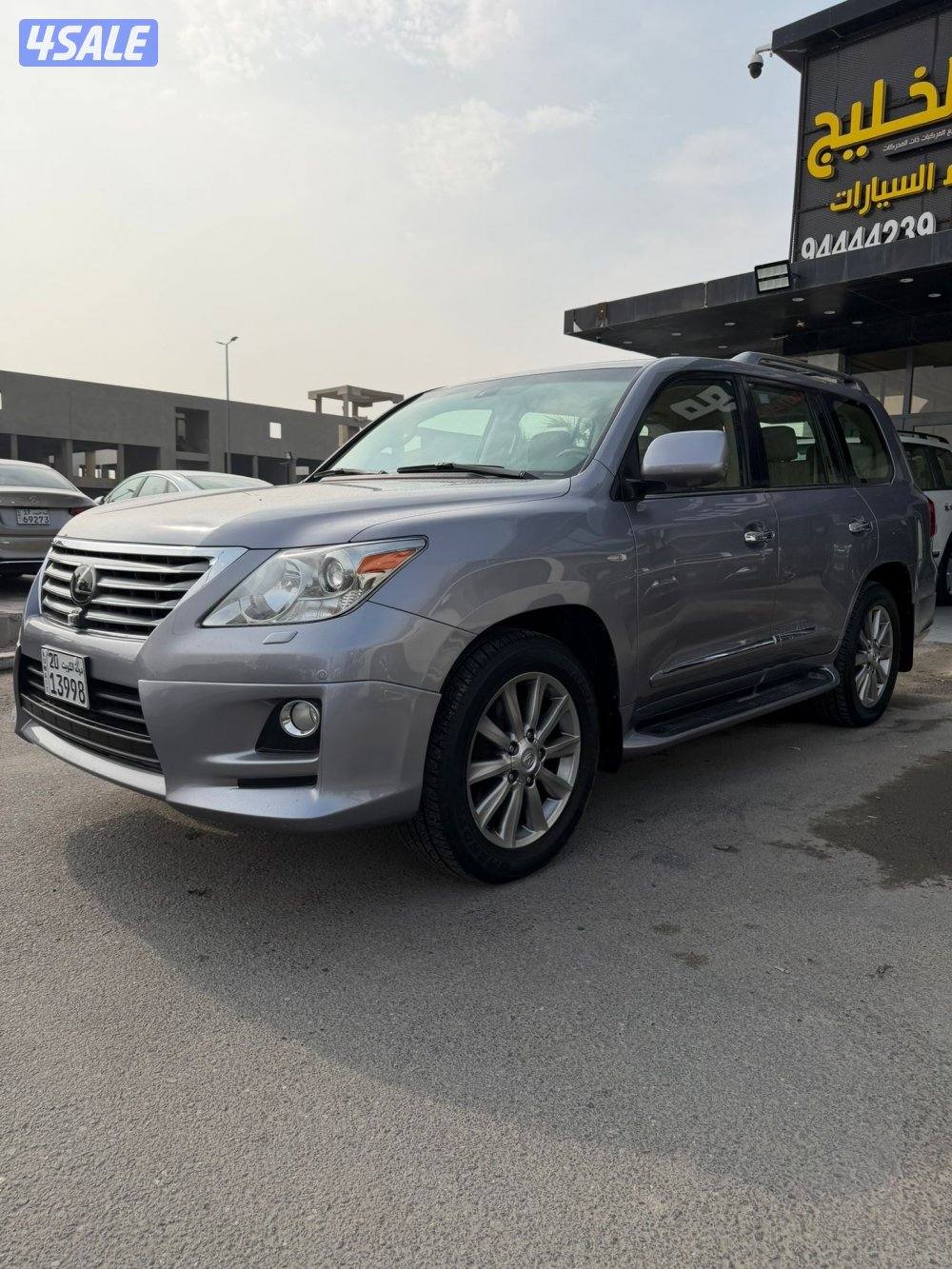 لكزس LX570 الساير 2011 بحاله الوكاله عداد 174 الف0