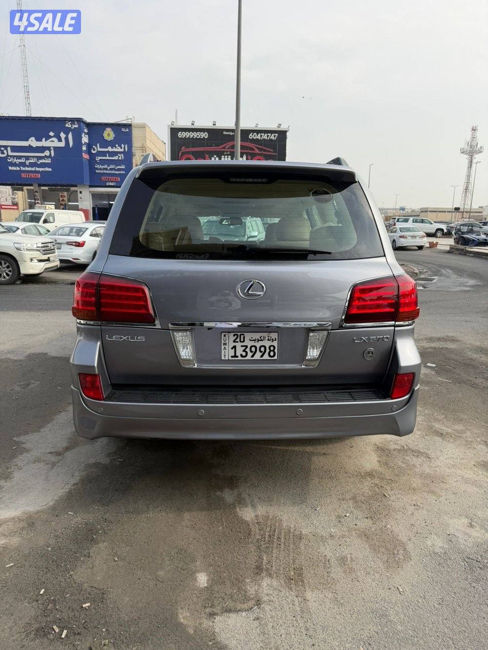 لكزس LX570 الساير 2011 بحاله الوكاله عداد 174 الف4