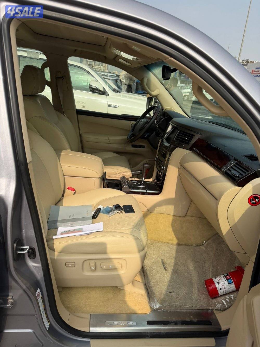 لكزس LX570 الساير 2011 بحاله الوكاله عداد 174 الف11