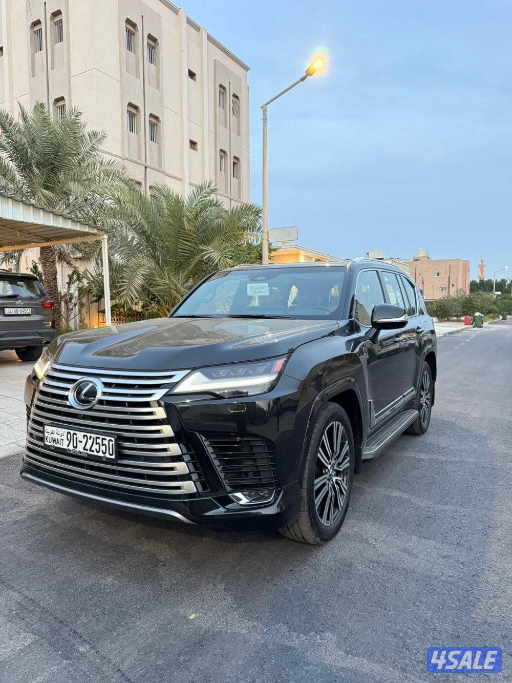 لكزس LX600 الساير درجه اولى 2025 بحاله الوكاله عداد 2000 كيلو2