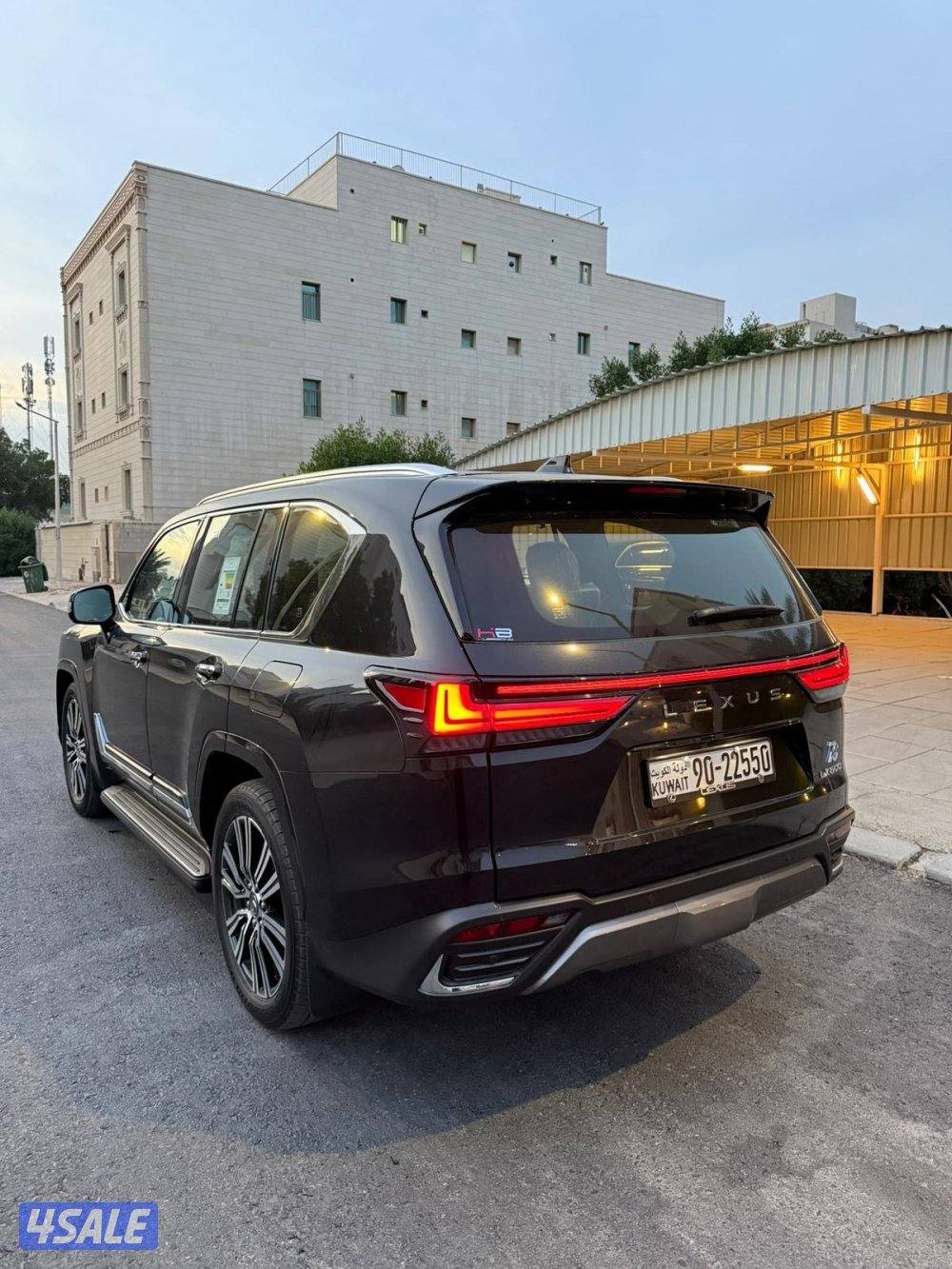 لكزس LX600 الساير درجه اولى 2025 بحاله الوكاله عداد 2000 كيلو5