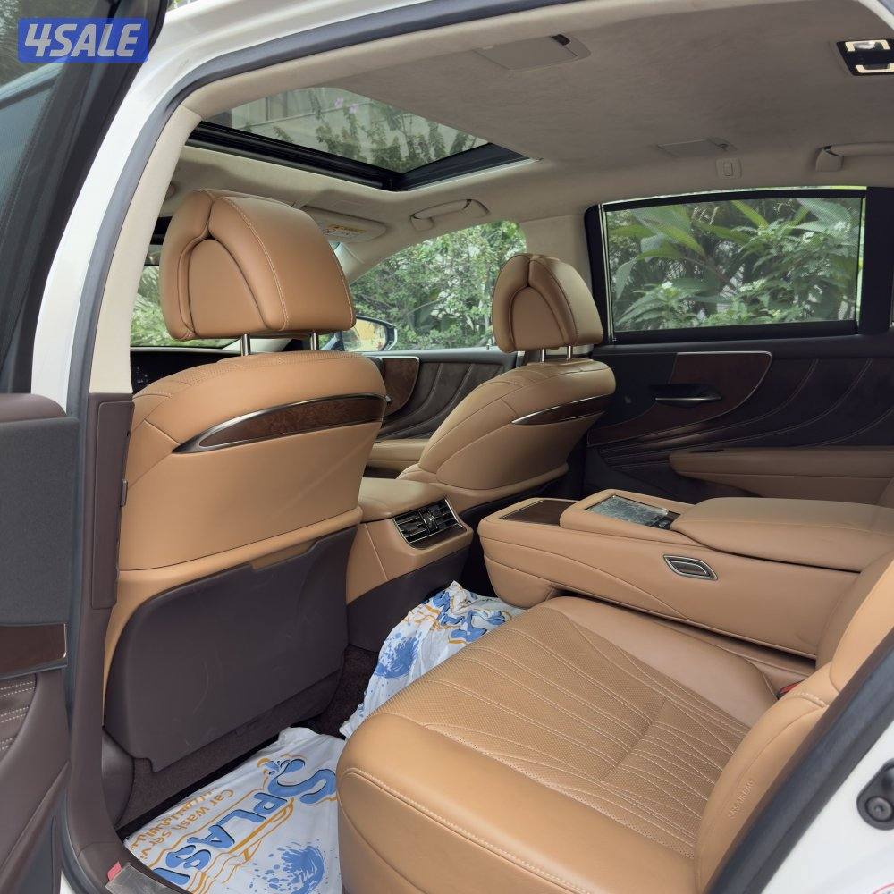 لكزس LS350 بحالة الوكالة2