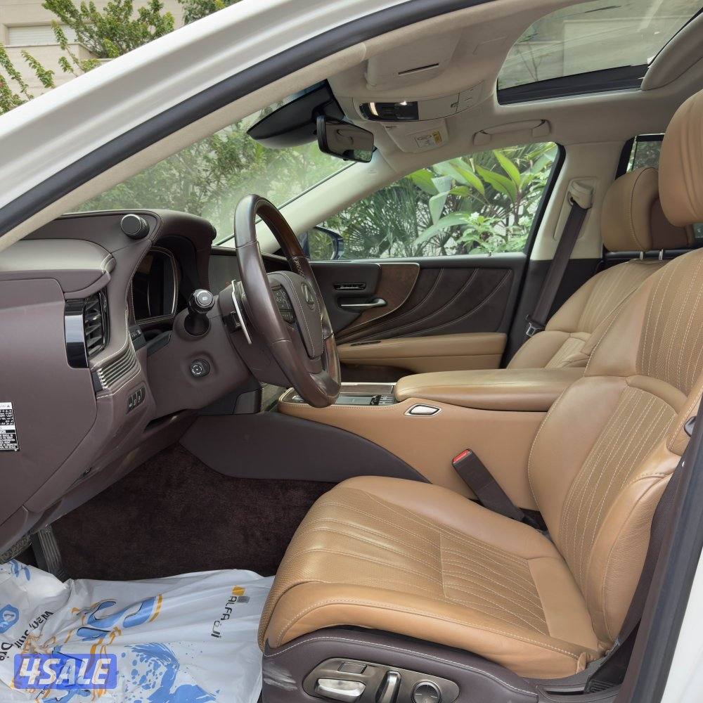 لكزس LS350 بحالة الوكالة4