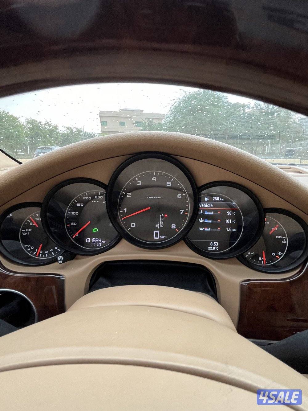 للبيع بورش باناميرا موديل 201210