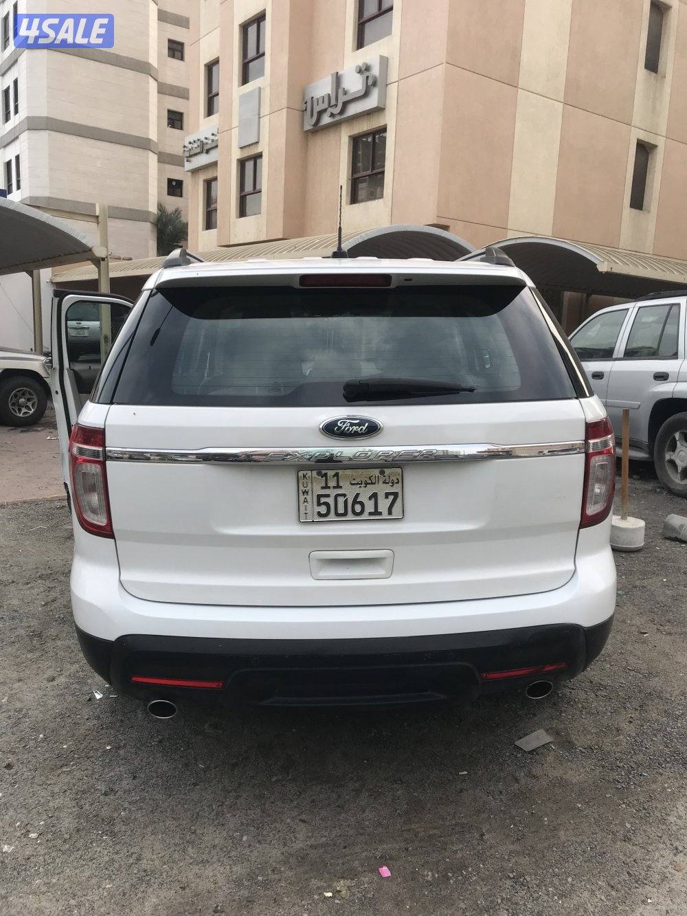 جيب فورد اكسبلور مديل 2013 لون ابيض بحاله جيده8