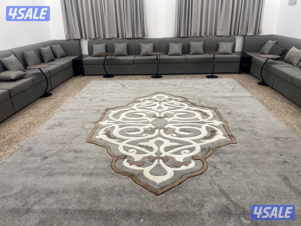 .كل مايخص السجاد لدينه سجاد ساده ومشجر سميك وسط خفيف كل ماهوه جديد ومم12