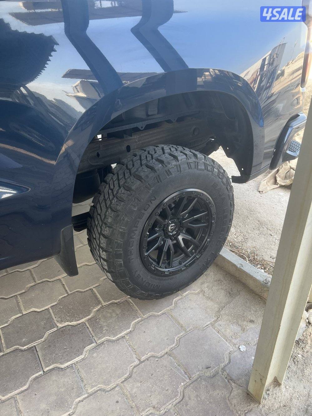 للبدل رنقات فيول حجم ١٧ مع توايرهم نص حجري ٢٦٥ مع رنقات تريل بوس ١٨0