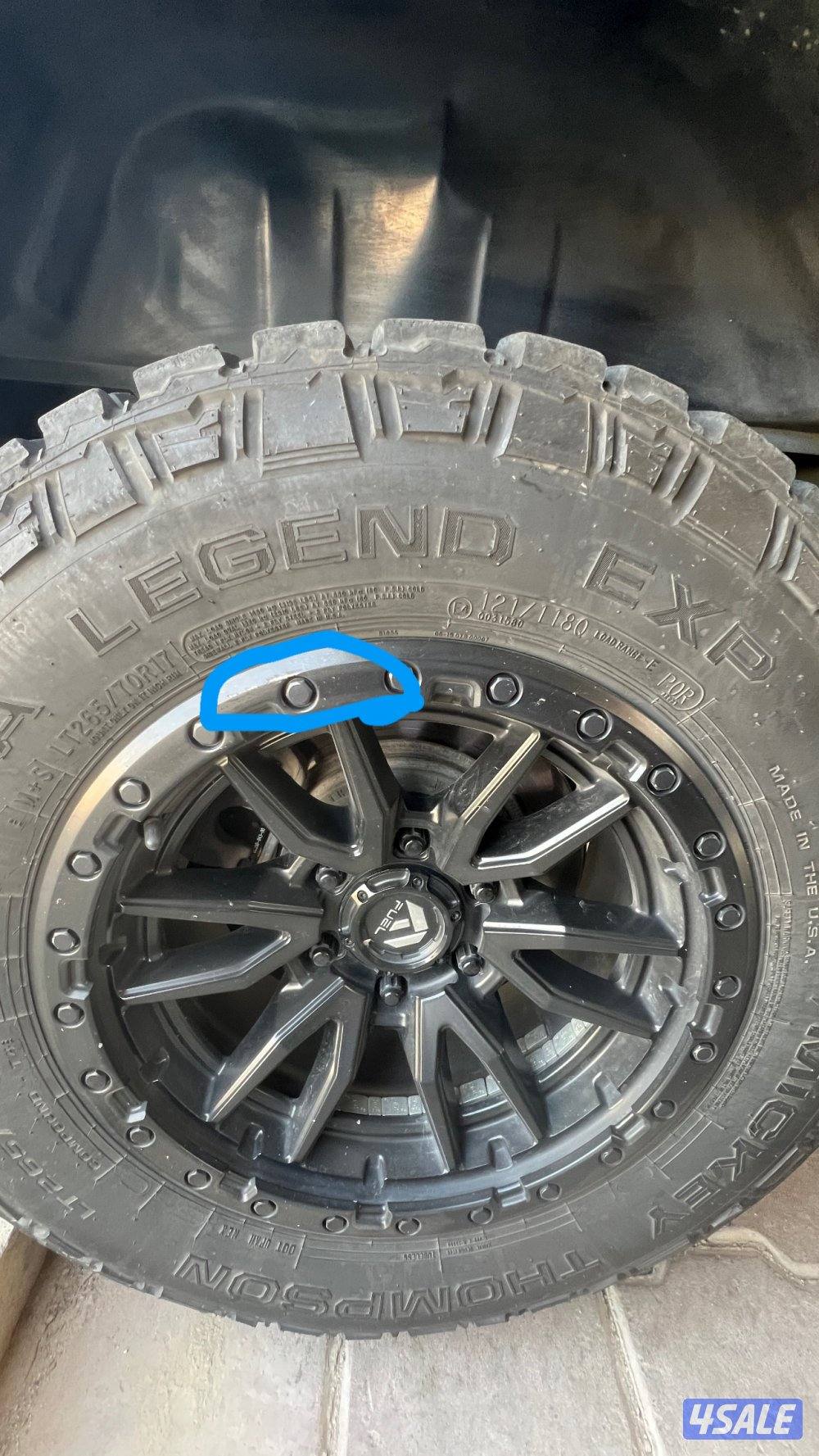 للبدل رنقات فيول حجم ١٧ مع توايرهم نص حجري ٢٦٥ مع رنقات تريل بوس ١٨2