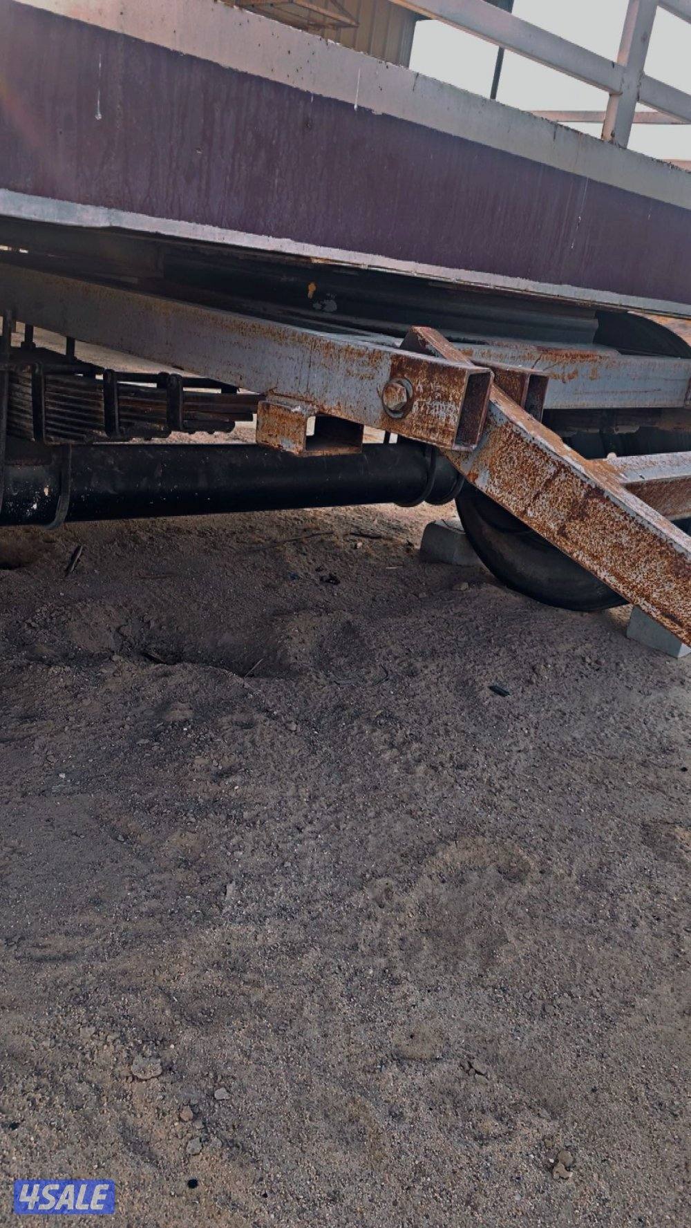 للبيع عرزاله 10/4 رنق20شاص 20 نضيفه وجيده توايرها نص عمر1