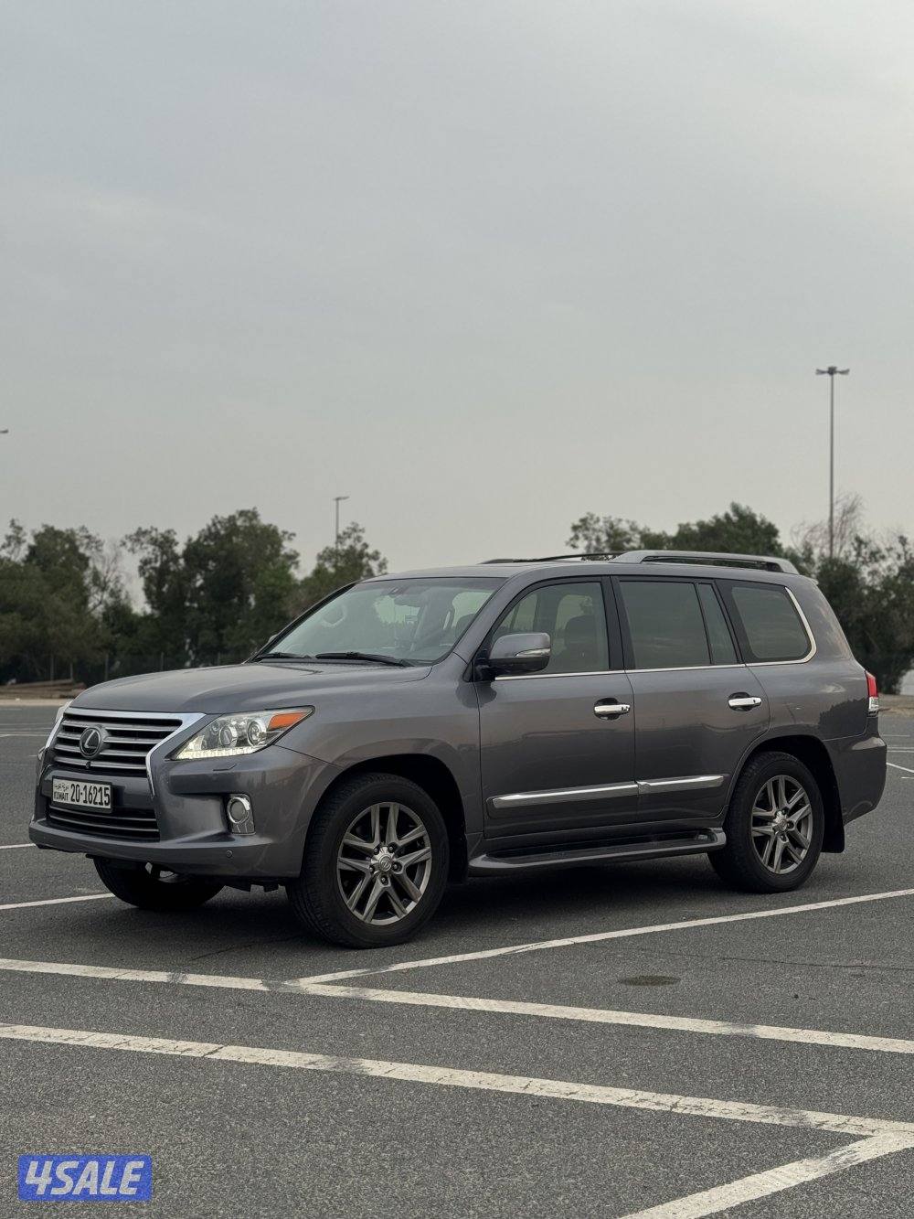 للبيع جيب لكزس LX5700