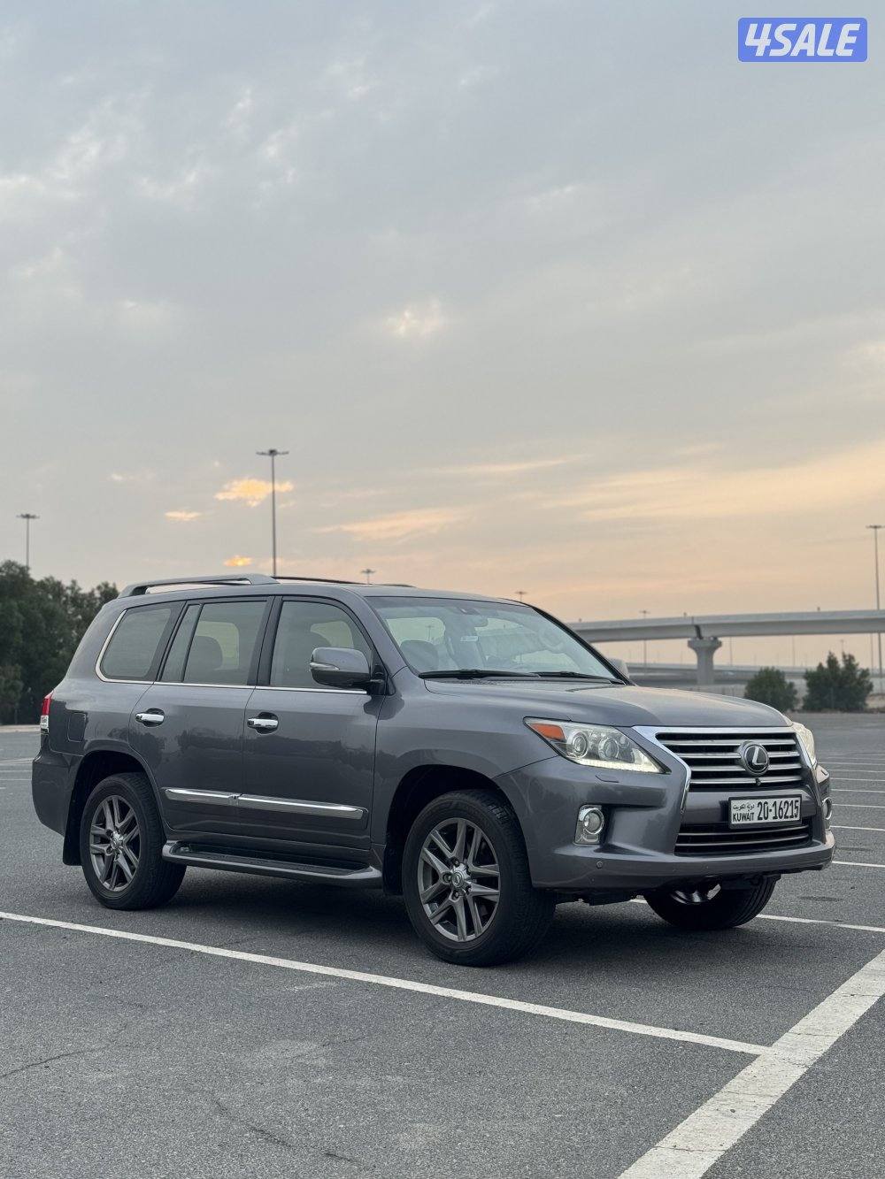 للبيع جيب لكزس LX5702