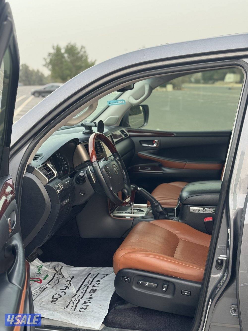 للبيع جيب لكزس LX5704