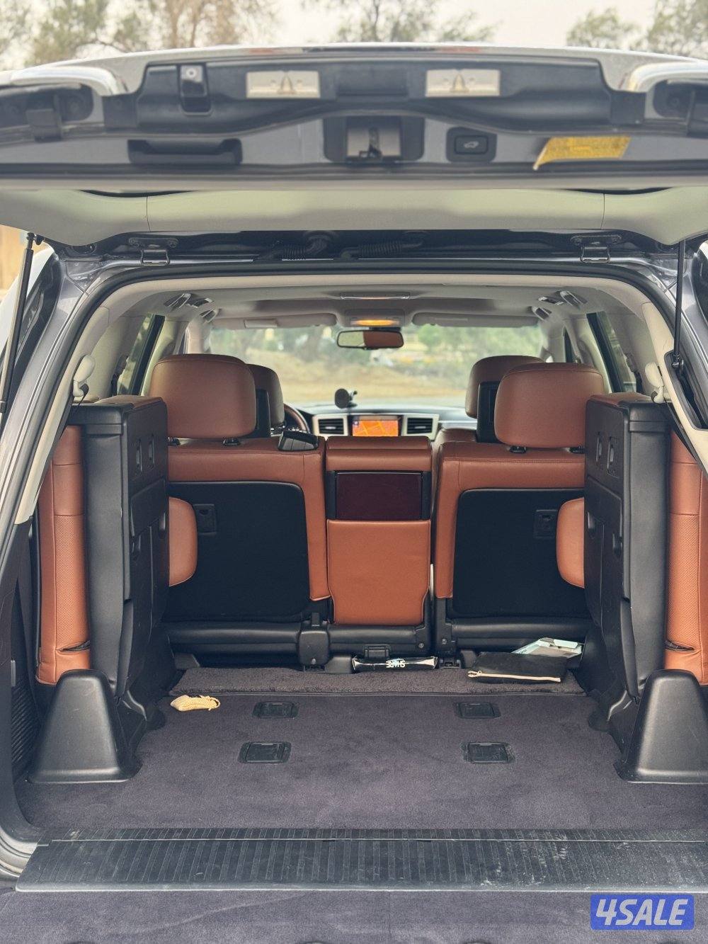 للبيع جيب لكزس LX5707