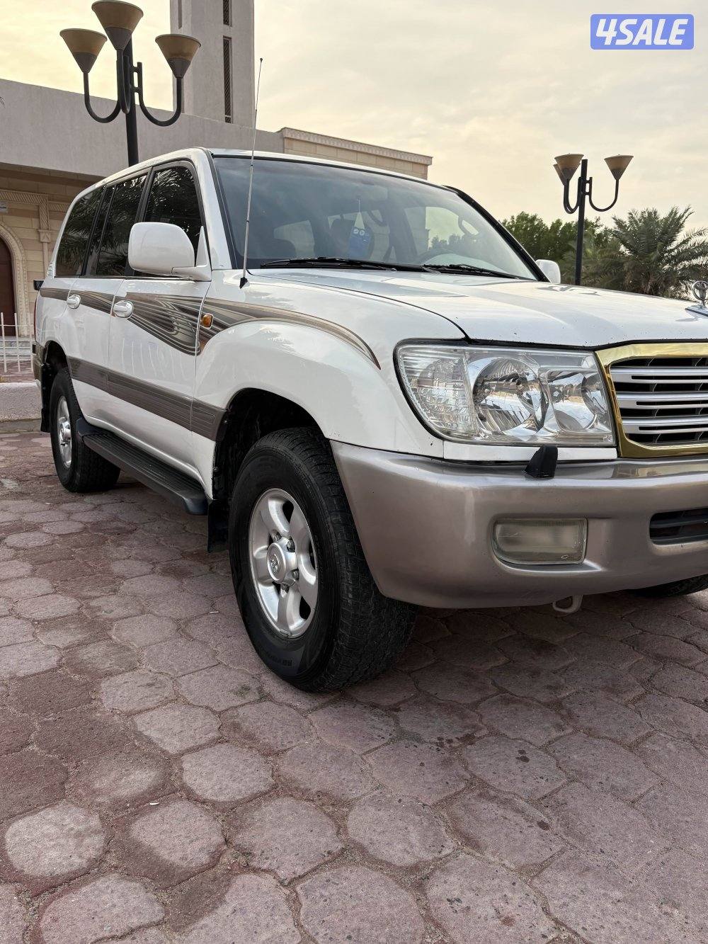 تويوتا لاندكروزر VXR2