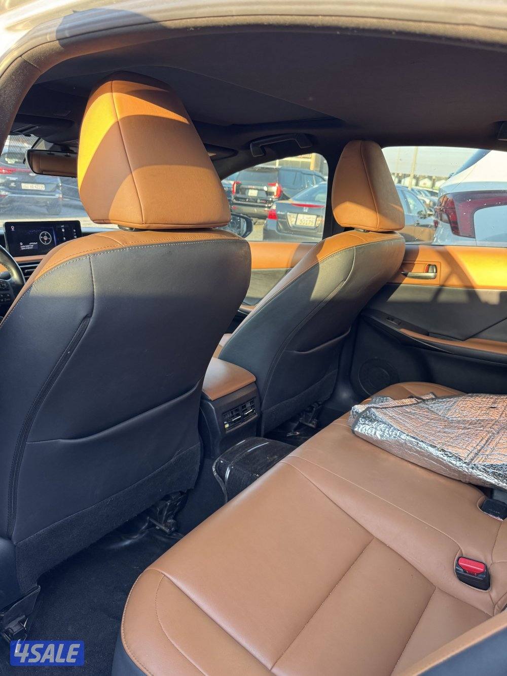 لكزس IS 300 موديل 20215