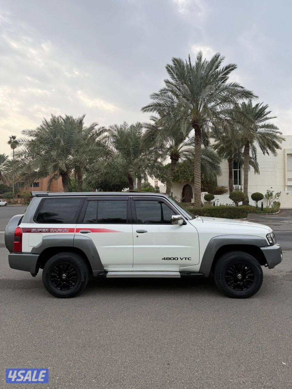 للبيع سوبر سفاري قير عادي - صبغ وكاله - عداد ١٤٦3