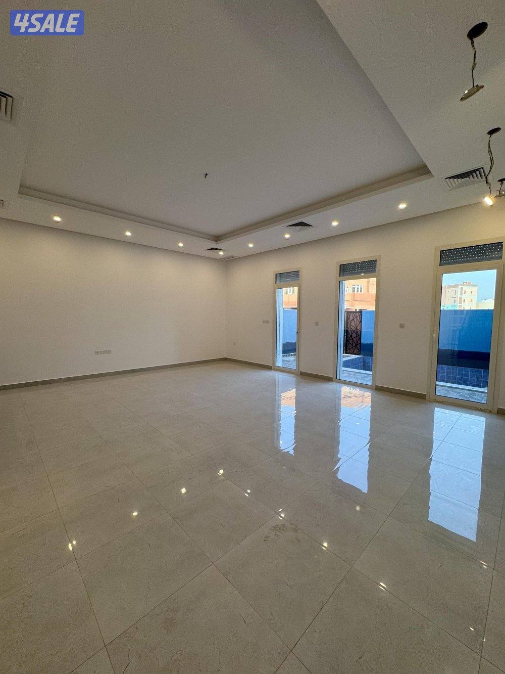 للإيجارات شالية 4 غرف مع مسبح خاص سنوي فقط5