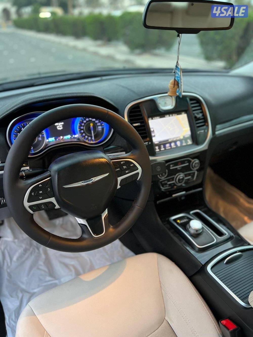 كرايزلر 2015 عداد 290 ألف بانوراما 8 سلندر شرط الفحص3