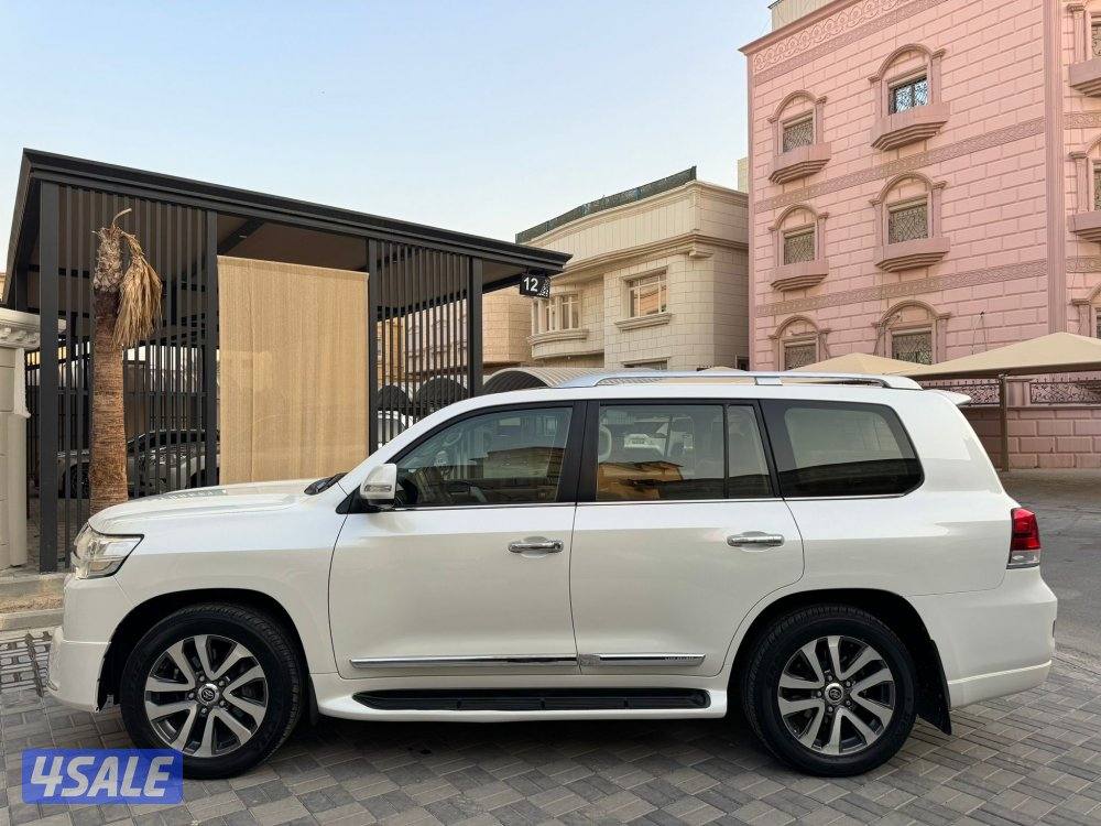 لاند كروز VXR الساير 2016 عداد 350 الف4