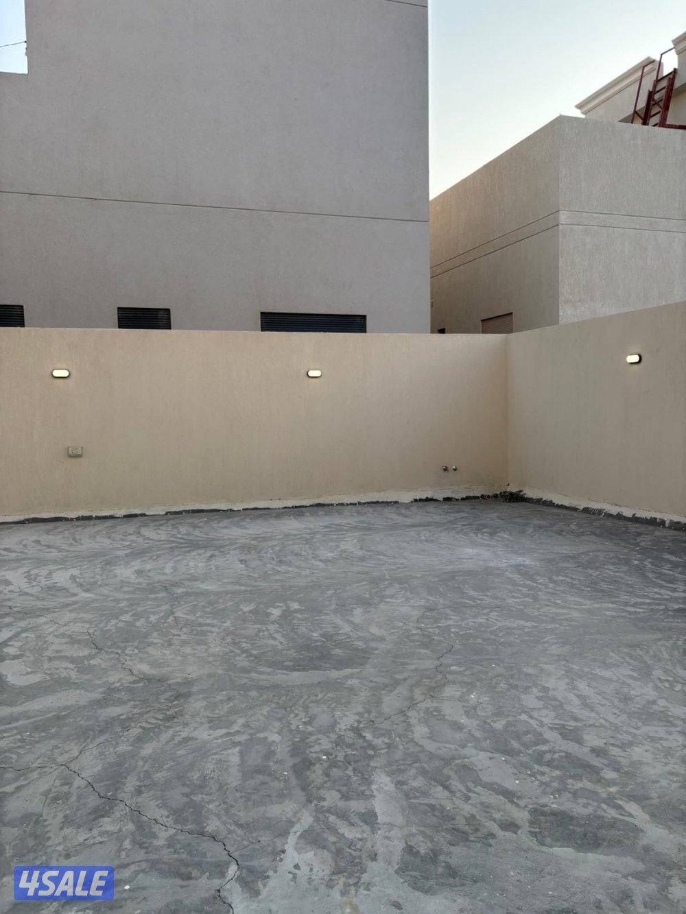 شقه مع سطح المطلاع0