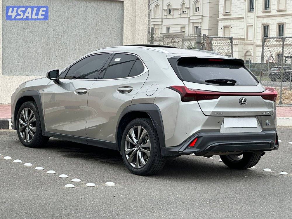 لكزس UX200
F sport
موديل 2023 عداد: 36 الف3