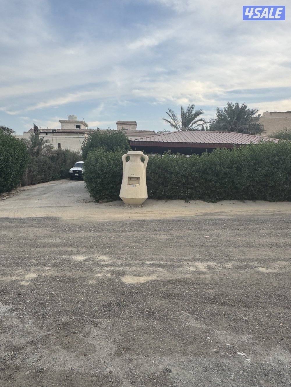 للبيع بيت موقع رواق في الرقة مقابل العقيلة مدخل مخرج سهل1