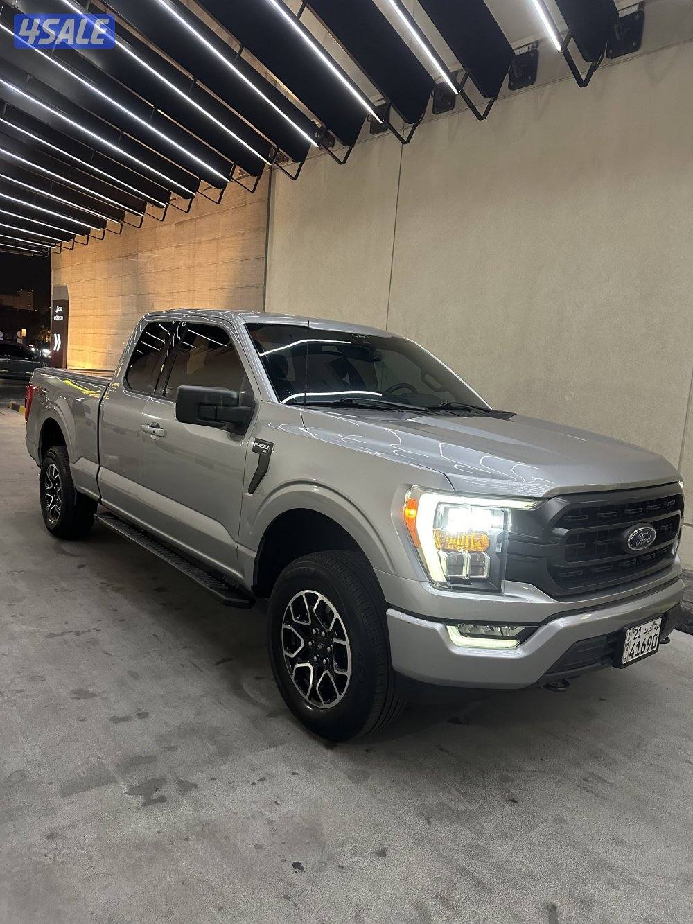 للبيع وانيت فورد fx44