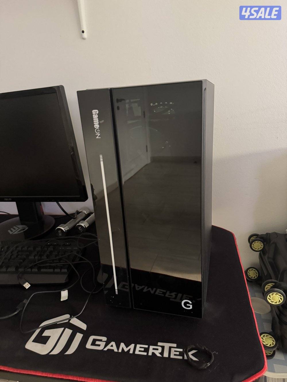 كمبيوتر ألعاب يجي مع ماوس و كيبورد و قطعة شبكه2