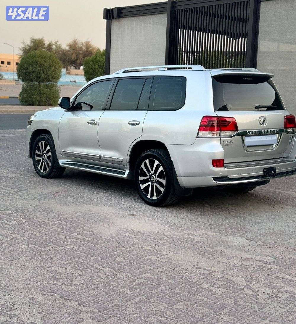 لاندكروز 20194