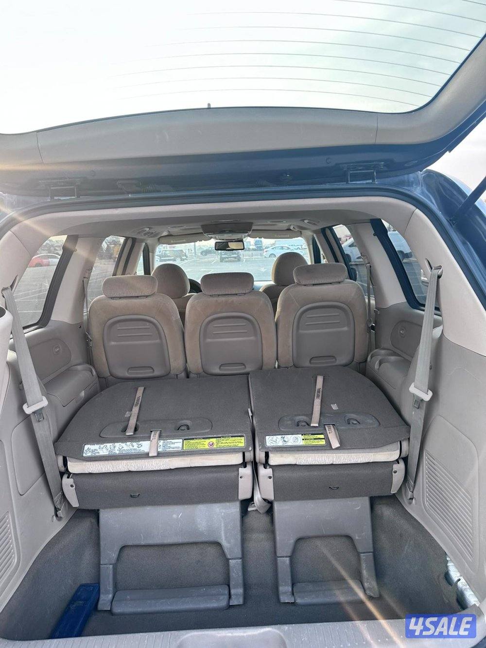 للبيع كيا كرنفال كامله المواصفات موديل 20136