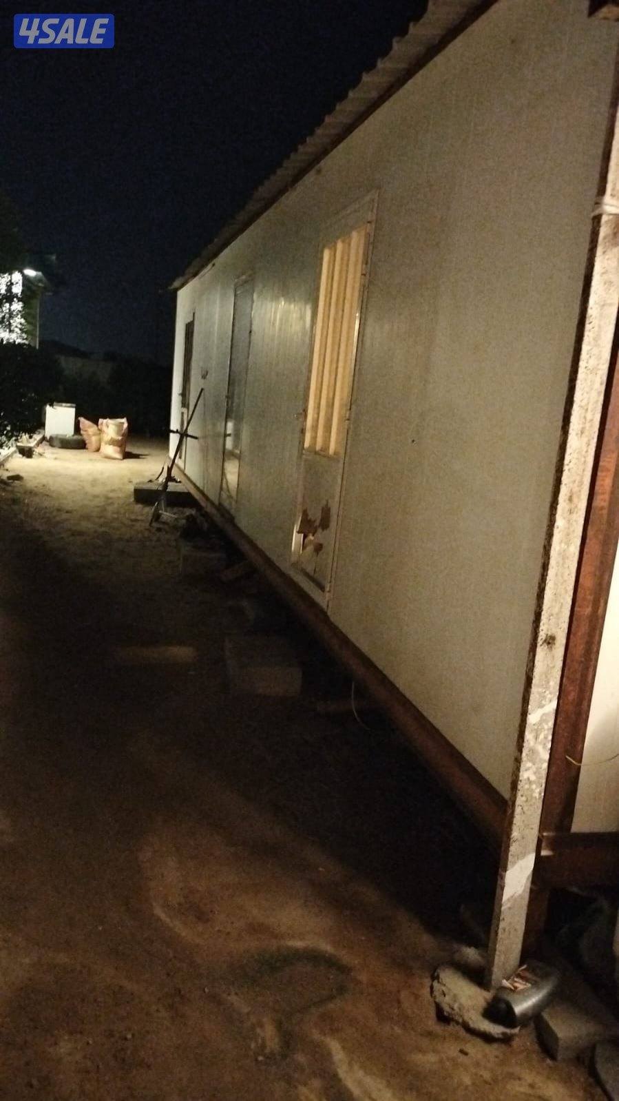 البيع شاليه ثابت غرفتين ومطبخ ومخزن متنقل يحتاج تعديلا بسيطه على السوم1