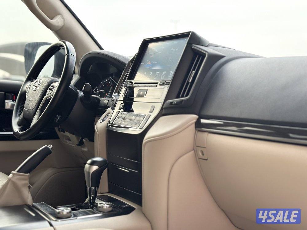 معرض القمة🚩8